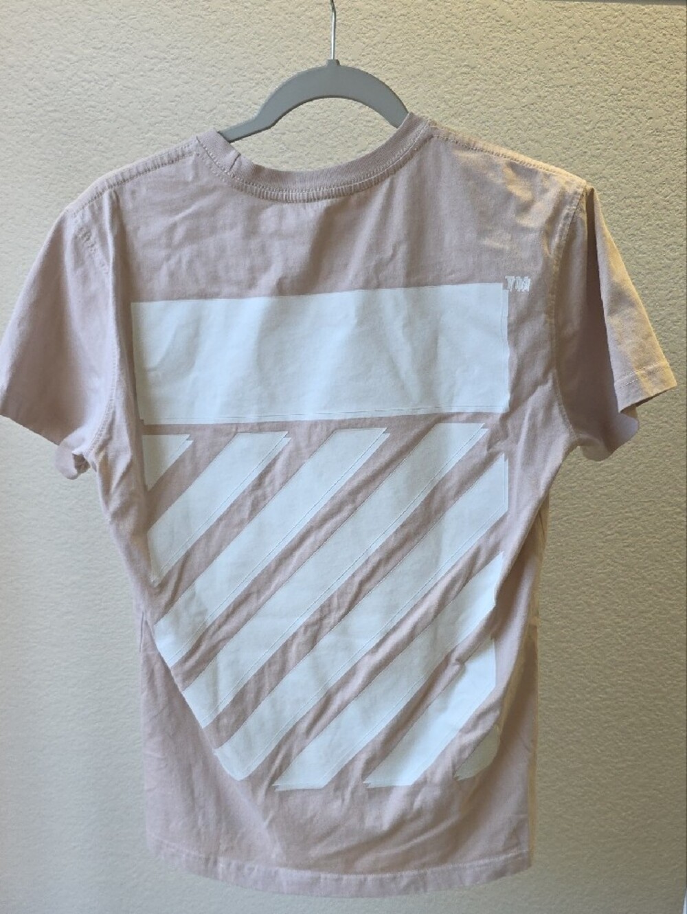 Off-White Men’s Short Sleeve T-Shirt in Pale Pink - Picture 4 of 5